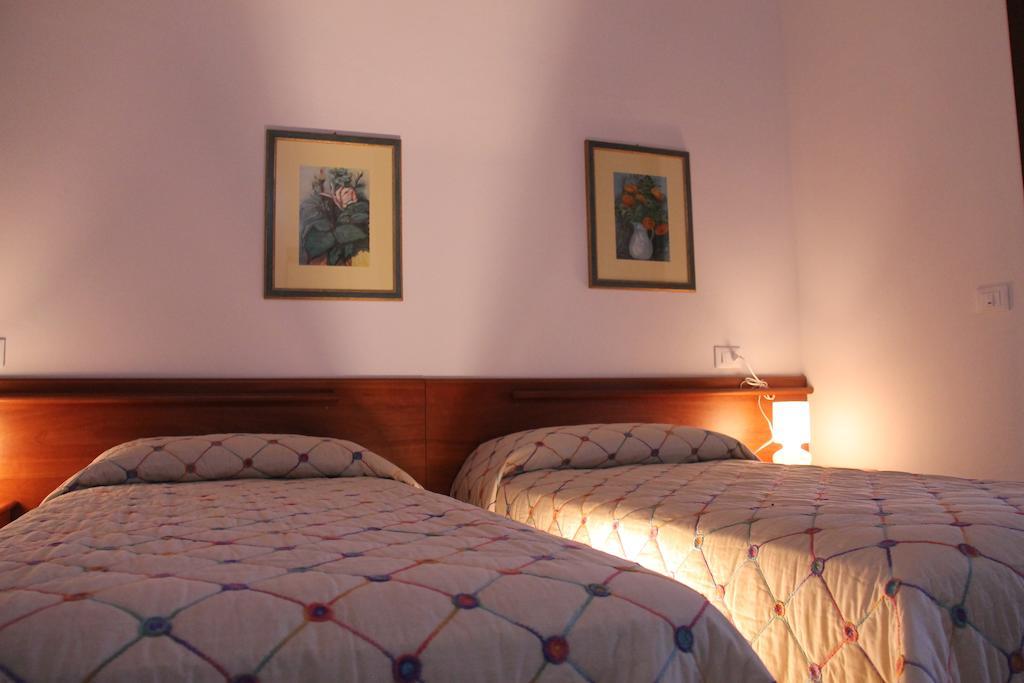 Il Ghiandolino Villa Imola Szoba fotó